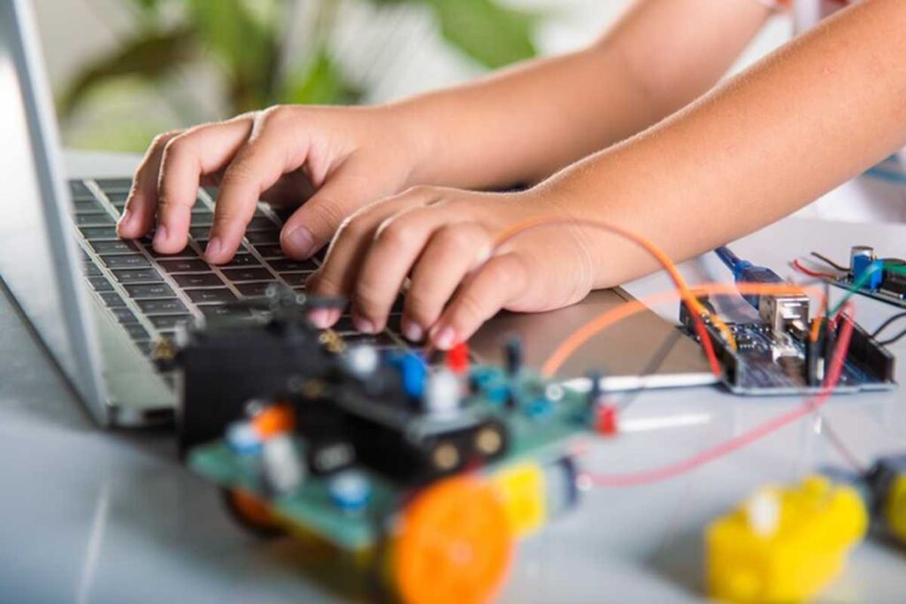 8 Open Source DIY IoT Projects for Hands Circuit Diagram